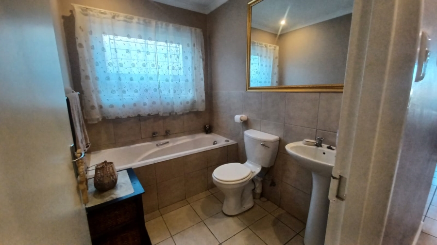 3 Bedroom Property for Sale in Protea Heights Western Cape